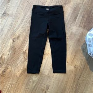 Athleta Girl black capri leggings